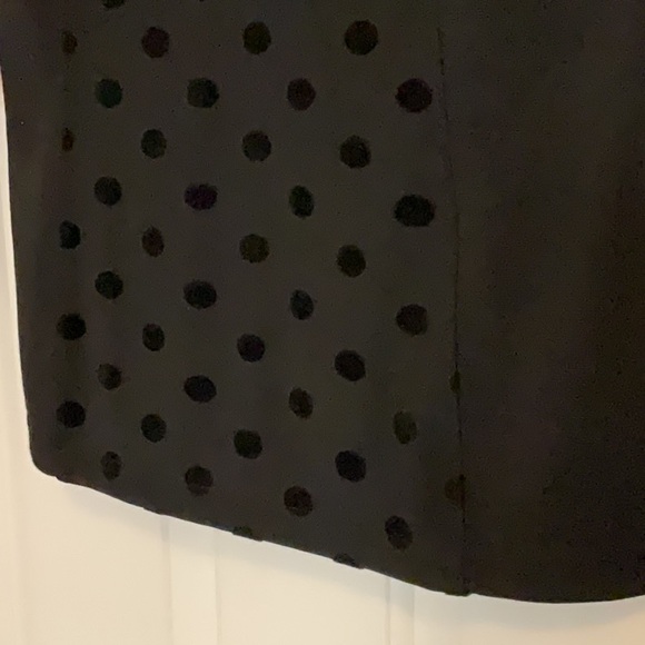 Guess New Black Top,velvet polka dots, Size XL.Elegant, flattering. Perfect - Picture 5 of 7